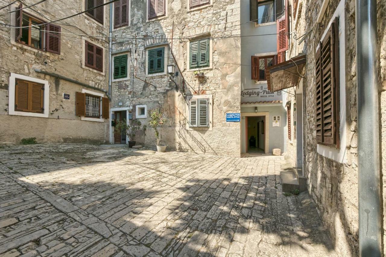 Old Town Apartments In City Center Pula Zewnętrze zdjęcie